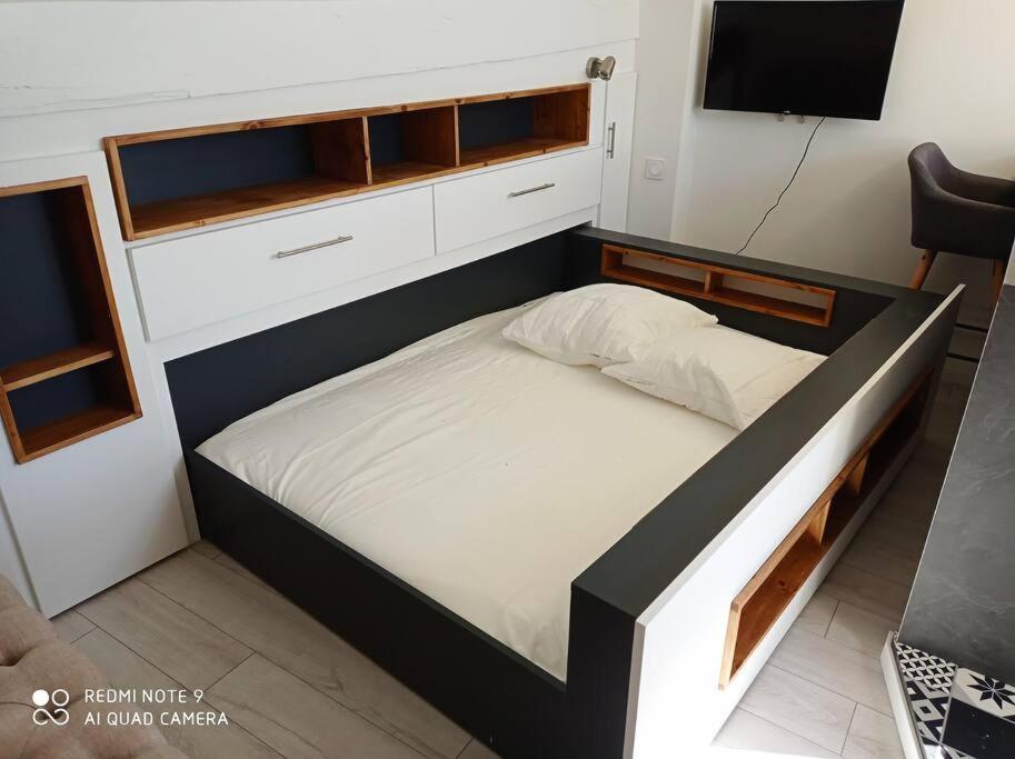 Avignon Hyper Centre:Studio Cosy Et Calme Экстерьер фото